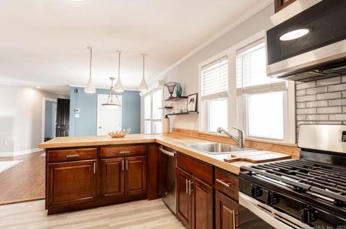 53 Grant St, Milford CT 06460-5310 exterior