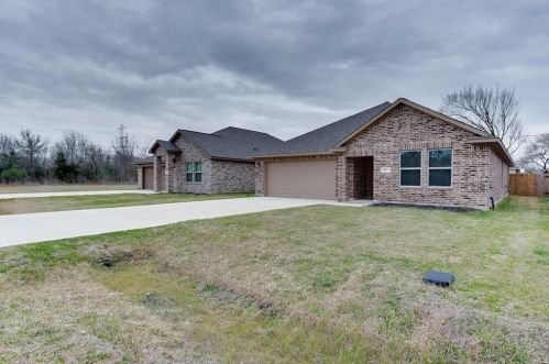 817 Easy St, Morgans Point TX  77571-9514 exterior