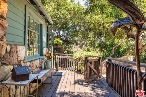 1553 Penny Rd, Topanga, CA 90290-3738