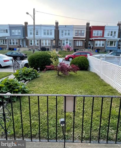 6249 Erdrick St, Philadelphia, PA 19135-3503