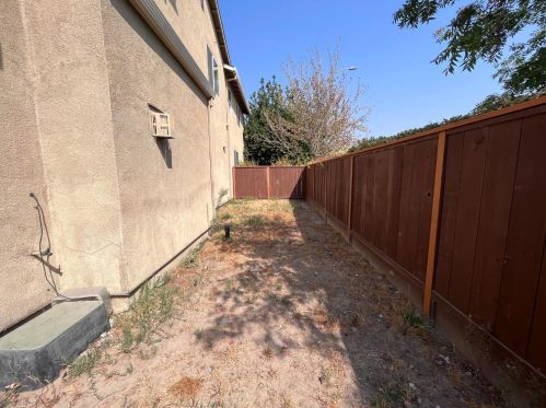 6675 Bruins Ct, Winton CA  95388-9671 exterior