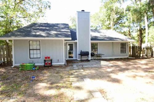 20 Calico Ct, Beaufort SC  29906-8900 exterior