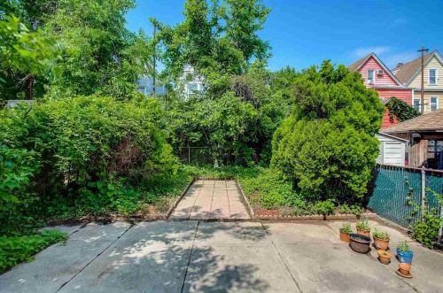 31 41 St, Bayonne NJ  07002-4803 exterior