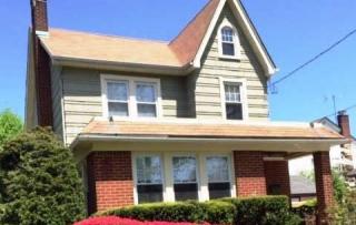 250 Randall Ave, Freeport, NY 11520-2648