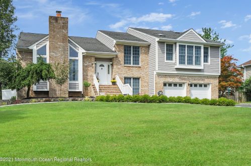 9 Tower Rd, East Freehold, NJ 07728-4380