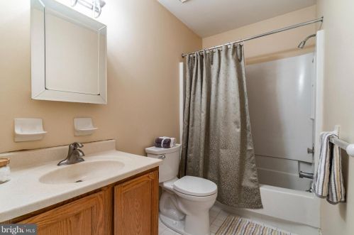 296 Stone Rdg Dr, Norristown PA  19403-5222 exterior