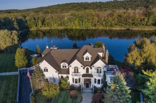 11 Kendra Ct, Ridgefield, CT 06877-2408