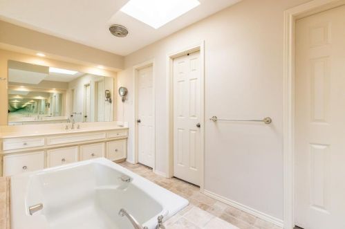 100 Bent Tree Ct, Irving TX 75061-4470 exterior