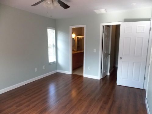 562 Eyerly Ave, Fort Pierce FL  34983-2944 exterior