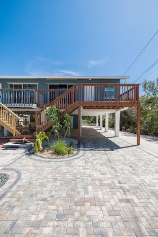 57528 Bailey St, Marathon, FL 33050-5610
