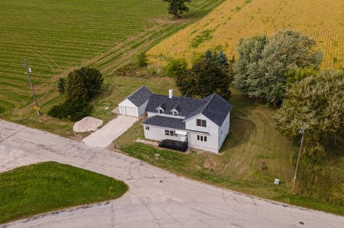 128 Schetter Rd, Two Rivers, WI 54241-9110