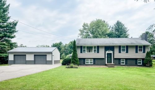 18 Bell Rd, Grove City, PA 16127-6702