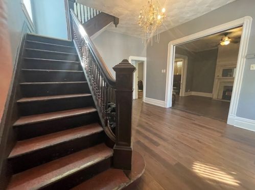 307 Graham St, Pittsburgh PA  15206-2839 exterior