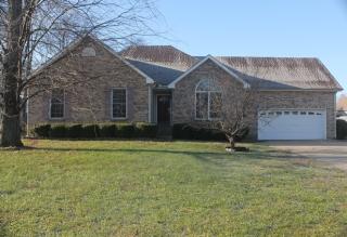 832 Isaac Dr, Clarksville, TN 37040-5692