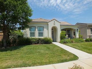 10312 Toscana Dr, Bakersfield, CA 93306-7446