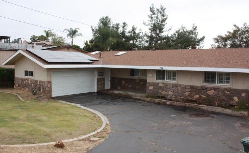 9069 Kay Jay Ln, Lakeside, CA 92040-5211