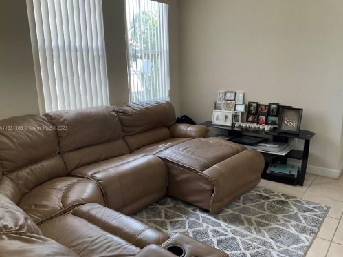 4351 160th Ave, Hollywood, FL 33027-5724