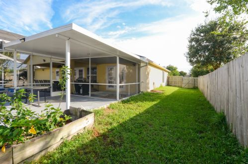 325 Gulfstream Ave, Fort Pierce FL 34983-1219 exterior