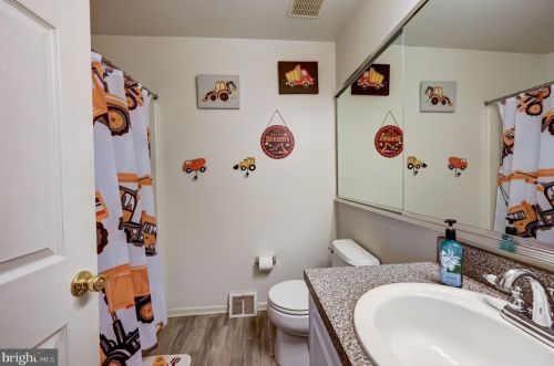 708 Thornhill Dr, Collegeville PA  19426-3955 exterior