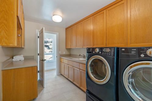 12195 Altamont Ct, Los Altos CA  exterior