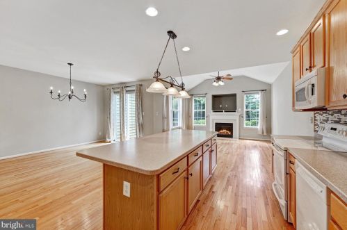 296 Cherry Ln, Kennett Sq PA  19348-4709 exterior