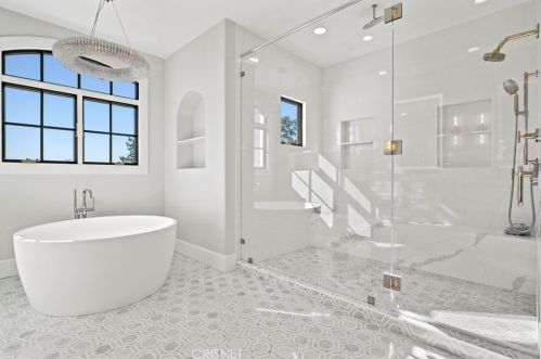 25682 Oak Meadow Dr, Santa Clarita CA  91381-0762 exterior
