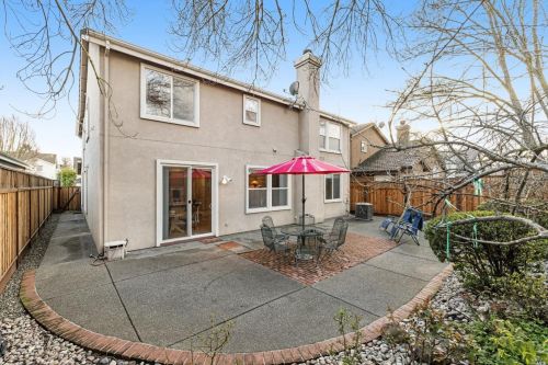 1409 Birdie Dr, Windsor CA  95492-8717 exterior