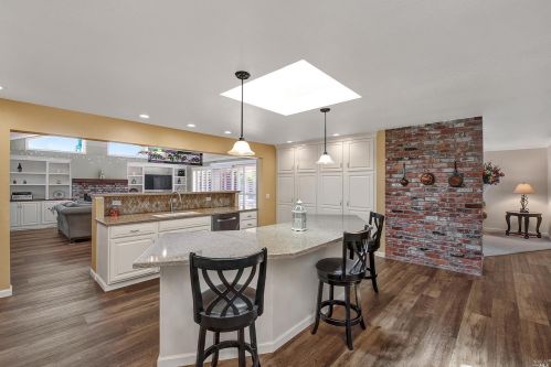 1505 Dudley Pl, Santa Rosa CA  95401-4525 exterior