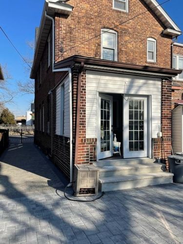 16114 Grand Central Pkwy, Jamaica, NY 11432-1132