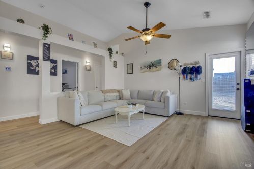 885 Turquoise St, Vacaville CA  95687-7810 exterior