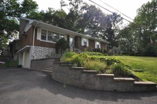 10 Unger Ave, Stanhope, NJ 07874-2341