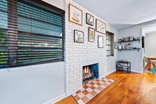 327 28 St, West Palm Beach FL  33404-4410 exterior