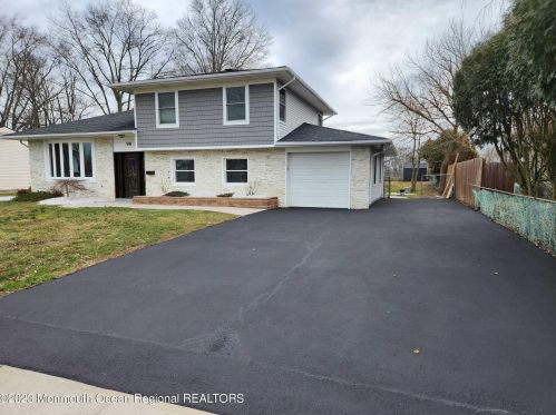 98 Wynnewood Ct, East Freehold, NJ 07728-2813
