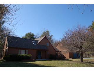 77 Hilltop Dr, Sunapee, NH 03782-2905
