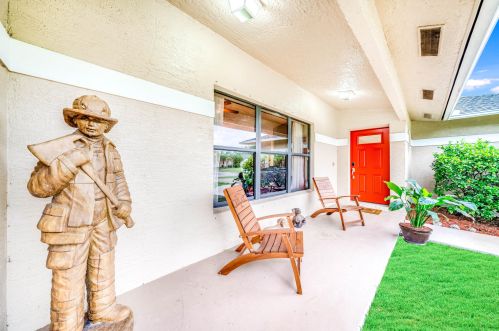 957 Jeremko Ave, Fort Pierce, FL 34953-5666