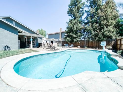 1632 Dickey Ct, Ripon CA  95366-3607 exterior