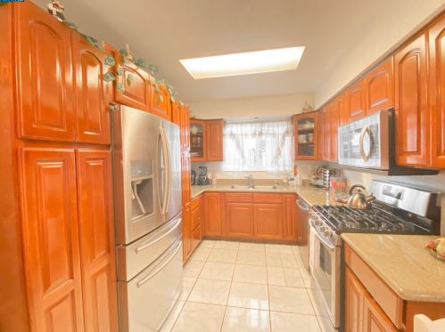 2329 Clinton Ave, Richmond CA 94804-1415 exterior