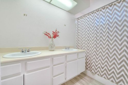 751 Larch Ave, Rialto CA  92376-4751 exterior