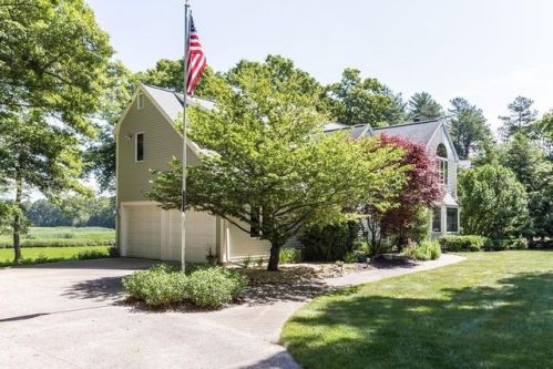 28 River View Ln, Marion, MA 02738-1156