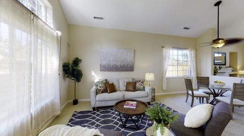 1550 Foxwood St, Hollister CA  95023-8048 exterior