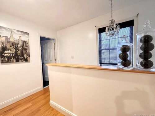 881 Howard Ave, Bridgeport CT 06605-1924 exterior