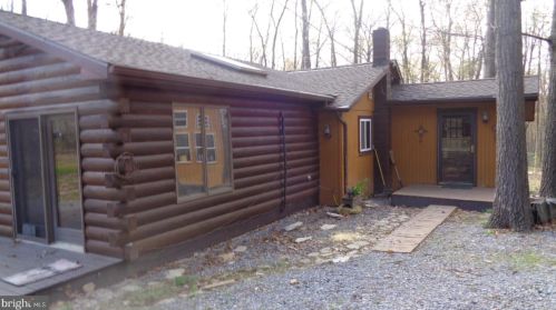393 Thorny Grove Rd, Lees Cross Roads, PA 17257-9489