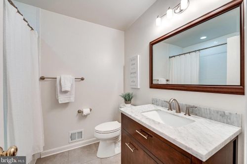 328 River Bend Rd, Great Falls VA  22066-4140 exterior