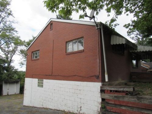 94 Woods Rd, Pittsburgh, PA 15235-1367