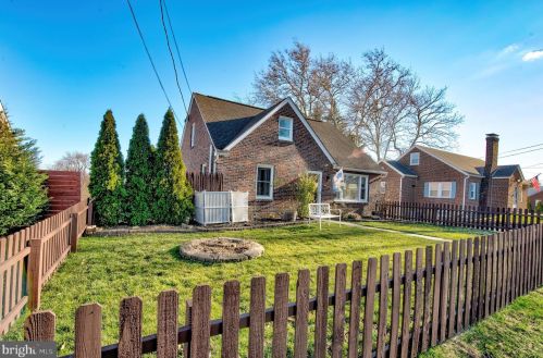 369 Valley Forge Rd, Norristown, PA 19406-1878