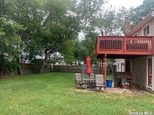 93 34th St, Wheatley Heights NY  11798-2602 exterior