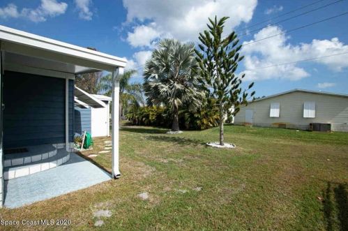 612 Amaryllis Dr, Sebastian, FL 32976-7117