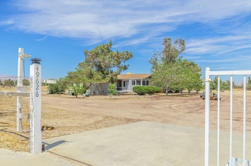 49626 230th St, Lancaster, CA 93536-9275
