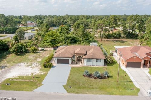 2605 15th St, Lehigh Acres, FL 33971-5445