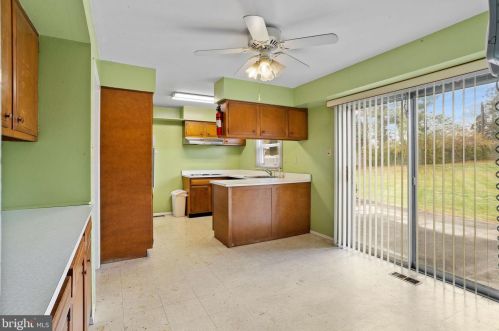 16 Turner Ln, Willingboro NJ  08046-3622 exterior